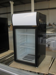 Refrigerador <span class=keywords><strong>de</strong></span> exhibición <span class=keywords><strong>de</strong></span> mostrador <span class=keywords><strong>de</strong></span> cerveza y pasteles con puerta <span class=keywords><strong>de</strong></span> vidrio <span class=keywords><strong>de</strong></span> 55L, refrigerador <span class=keywords><strong>de</strong></span> bebidas frías <span class=keywords><strong>de</strong></span> clima fresco con estuche <span class=keywords><strong>de</strong></span> alta visibilidad - Product Image 5