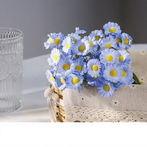 Vente en gros usine : Mini-marguerites artificielles haut de gamme, style nordique pour la décoration de tables domestiques, mariages et banquets - Product Image 6