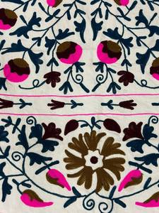 Couverture en coton d'Ouzbékistan brodée à la main, style Suzani, colorée, pour lit ou mur - Product Image 1
