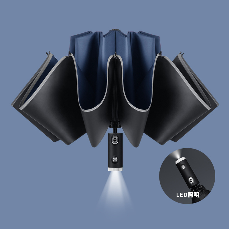 Paraguas invertido azul marino con mango LED estándar y 10 varillas.