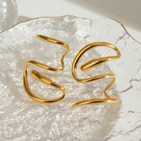 Boucles d'oreilles torsadées J&D en acier inoxydable plaqué or 18 carats, paire gauche et droite, accessoire unique