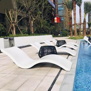 Chaises longues d'eau <span class=keywords><strong>de</strong></span> pont <span class=keywords><strong>de</strong></span> piscine extérieure Chaises longues pour le <span class=keywords><strong>jardin</strong></span> Sièges confortables au bord <span class=keywords><strong>de</strong></span> la piscine - Product Image 2