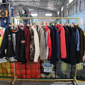 Vestes d'Hiver pour Hommes d'Occasion en Gros, <span class=keywords><strong>Vintage</strong></span>, Propres, Lot Mélangé, Friperie Abordable - Product Image 5