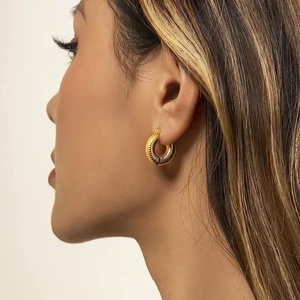 Pendientes de tuerca con engaste de bisel de acero inoxidable chapado en oro de 18K, diseño geométrico hueco exagerado, estilo bohemio y moderno para mujer - Product Image 2