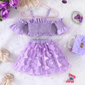 Conjunto de Dos Piezas para Niñas al por Mayor: Top Corto de Tirantes a la Moda y Falda de Malla Bordada con Diseño de Lazos y Cordón Ajustable de Lana - Product Image 3