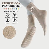 Maßgefertigte Logo-Socken mit Weicher Anti-Rutsch-Beschichtung, Baumwoll-Rutschfeste Socken, Individuelle Yoga-Pilates-Grip-Socken für Damen
