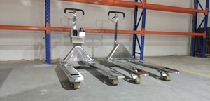 Weliftrich Hot 2Ton Carretilla elevadora de aluminio Transpaleta eléctrica Escala opcional para tiendas - Product Image 3