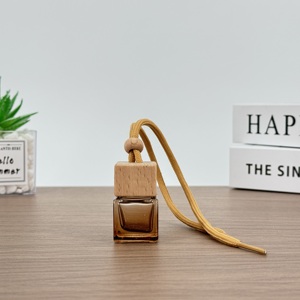 Bình xịt nước hoa treo xe mini 8ml, thiết kế tùy chỉnh, chai thủy tinh vuông màu hổ phách, dùng cho liệu pháp hương thơm - Product Image 4