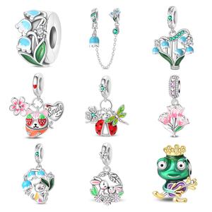 <span class=keywords><strong>Nuevo</strong></span> Set <span class=keywords><strong>de</strong></span> Dijes Esmaltados <span class=keywords><strong>de</strong></span> Plantas e Insectos 2026: Lirio <span class=keywords><strong>de</strong></span> los Valles, Rana, Mariquita para DIY en Pulseras Europeas al por Mayor - Product Image 1