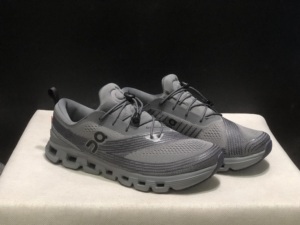 รองเท้ากีฬาผู้ชาย Cloudflow 5 รุ่นขายดี <span class=keywords><strong>ราคา</strong></span>โรงงาน ระบายอากาศได้ดี พื้นรองเท้าแบบ Air Cushion นุ่มสบาย แฟชั่นใหม่มาแรง คล้ายรุ่น <span class=keywords><strong>Cloud</strong></span> <span class=keywords><strong>X</strong></span> Z5 - Product Image 2