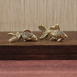 ของตกแต่งโต๊ะทำงานรูปปลาทองทองเหลืองวินเทจสุดน่ารัก งานฝีมือทองแดงแท้ - Product Image 2