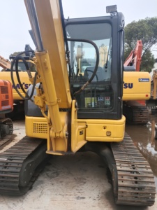 Mini pelleteuse d'occasion Komatsu PC55 Mr 5.5 tonnes au Japon, équipement d'origine avec moteur et boîte de vitesses, en bon état pour une vente bon marché - Product Image 2