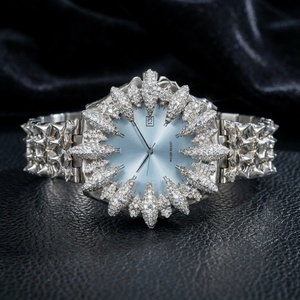 Montre pour homme de style gothique, personnalisée de luxe, avec mouvement à quartz, en acier inoxydable, cristal saphir, sertie de moissanite numérique CZ, inspirée de la mode Y2K - Product Image 1