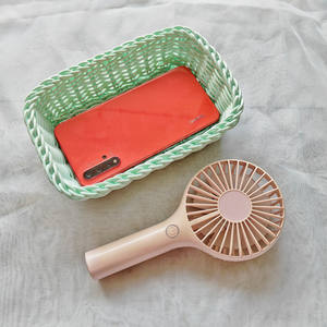 Panier de rangement rectangulaire moderne et minimaliste en PP, imitation rotin, couleurs bonbon, écologique, organisateur de bureau pour articles divers - Product Image 1