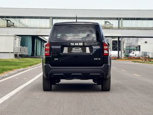 Nouvelles voitures noires SWM Big Tiger Fuel SUV, boîte manuelle 5 vitesses, 7 places, véhicule familial fiable pour la ville, l'usage quotidien et les longs trajets - Product Image 6