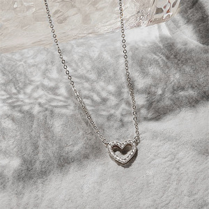 Collar con colgante de corazón hueco para mujer, joyería sencilla y moderna, regalo para uso diario - Product Image 5