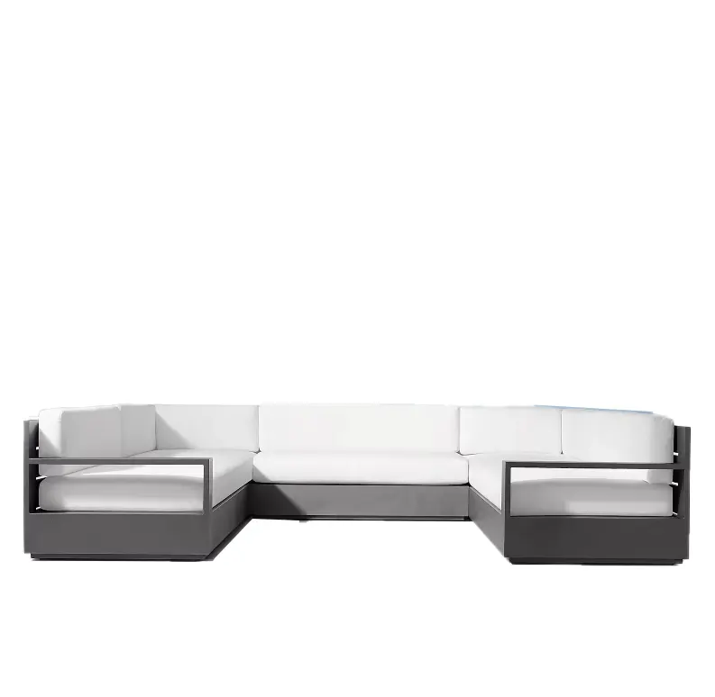 أريكة فاخرة ذات مقاطع مصنوعة من الألومنيوم والمعدن وتتأرجح على شكل U وتُستخدم في الفناء وتتميز بتصميم أمريكي