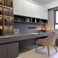Étagère de bureau modulaire intelligente sans poignée pour petit studio avec mécanisme push-to-open et aménagement gain de place