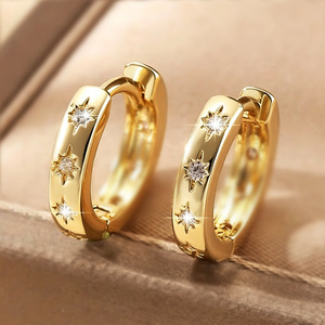 Orecchini a Cerchio a Forma di Stella per Donne, Design Minimalista Delicato, Gioielli Versatili per Uso Quotidiano - Product Image 1