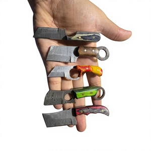 Cuchillo de caza y supervivencia de hoja fija mini de acero de Damasco de alta calidad hecho a mano con mango de resina OEM - Product Image 1