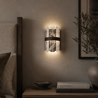 Applique murale LED en métal bronze foncé avec cristal de quartz brut naturel et abat-jour en verre ambré moderne pour la décoration de chambre à coucher, de chevet et de couloir
