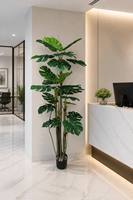 Arbre Monstera Artificiel Multi-Tiges en Pot pour la Décoration Intérieure de la Maison, de l'Hôtel, du Centre Commercial, du Bureau, Fournisseur en Gros