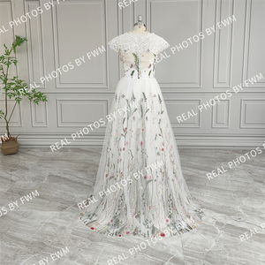 Fotos reales de alta calidad Boho flores bordado encaje vestido de novia para novia 2024 elegante mujer vestido de novia <span class=keywords><strong>Photoshot</strong></span> - Product Image 2