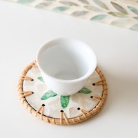 Natuurlijke schelpmozaïek rotan onderzetterset, boho handgeweven onderzetters met bloemenpatroon voor salontafel, huisdecoratie, hittebestendig, cadeau