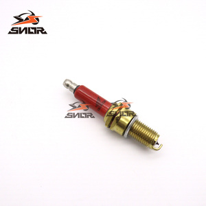 หัวเทียนเซรามิกสีแดง SNOR รุ่น A7TC สำหรับรถมอเตอร์ไซค์ฮอนด้า ดรีม100 เวฟ100 ยามาฮ่า จ็อก50 บาจาจ บีเอ็ม100 ซีที100 อะไหล่เปลี่ยนหัวเทียน - Product Image 1