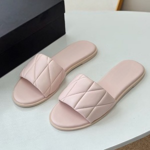 Marque originale COACC, pantoufles de plage roses pour filles, pantoufles décontractées et polyvalentes à semelle souple antidérapante pour femmes - Product Image 6