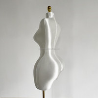 Maniquí de Mujer de Medio Cuerpo de Tela de Guangzhou, Maniquí de Vestir con Glúteos Grandes, Maniquí de Mujer de Fibra de Vidrio para Ropa