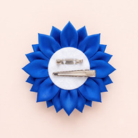 Broche florale en alliage de zinc satiné, style symbole personnalisé, pour décoration d'événements de groupe, prix d'usine, durable, fournisseur en gros