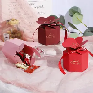 批发创意折叠花瓣结婚糖果盒和纸六角形饼干派对礼品盒