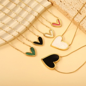 Collier pendentif cœur en coquille plaqué or 18 carats INS, bijoux en acier inoxydable pour femmes, délicat, rouge, blanc, noir, vert, collier « Je t'aime » - Product Image 1