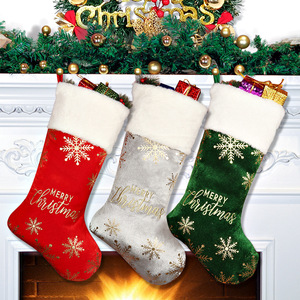 Chaussette de Noël en velours personnalisée de 19 pouces avec estampage doré, grand sac à bonbons, sac cadeau, décoration de la maison - Product Image 2