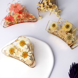 <span class=keywords><strong>Pince</strong></span> à <span class=keywords><strong>cheveux</strong></span> et barrette pour enfants Kinling, fabriquées à la main, en résine époxy avec <span class=keywords><strong>fleurs</strong></span> séchées, 7 cm, uniques et élégantes - Product Image 2