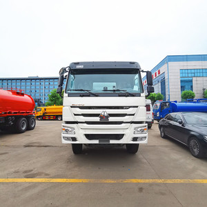Camión de alimentación a granel Sinotruck HOWo 8x4 Euro 2 volumen del tanque 40cbm 20 toneladas camión de alimentación de pollos para la venta - Product Image 2