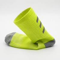 Chaussettes de cyclisme réfléchissantes avec logo personnalisé, respirantes, anti-humidité, en maille, pour le vélo, le sport, OEM ODM