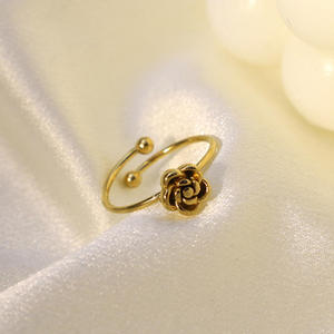 Bague de mode pour femme, bijou raffiné en acier inoxydable plaqué or, motif rose, cadeau Fête des Mères - Product Image 1