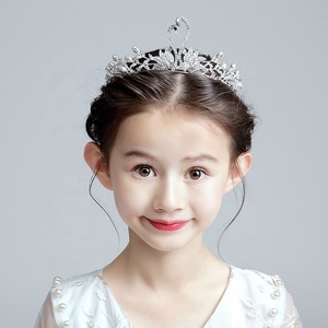 Tiara <span class=keywords><strong>de</strong></span> Aleación <span class=keywords><strong>para</strong></span> <span class=keywords><strong>Niñas</strong></span>, Corona <span class=keywords><strong>de</strong></span> Princesa <span class=keywords><strong>para</strong></span> Cumpleaños, Desfile, Accesorios <span class=keywords><strong>para</strong></span> Vestidos, Diadema <span class=keywords><strong>de</strong></span> Niña <span class=keywords><strong>de</strong></span> las <span class=keywords><strong>Flores</strong></span> <span class=keywords><strong>para</strong></span> Bodas - Product Image 1