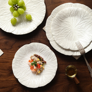 Assiettes en céramique créatives avec motifs de choux, assiettes de style occidental en forme de fleurs, assiettes à dessert et assiettes plates de luxe léger - Product Image 2