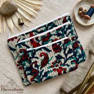 Juego de 3 Bolsas de Maquillaje Acolchadas con Estampado de Bloques, Bolsas de Cosméticos de Viaje, Organizador de Artículos de Aseo - Product Image 3