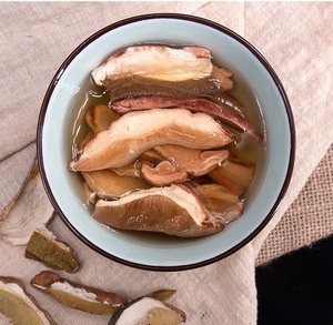 Rebanadas de hongo <span class=keywords><strong>Matsutake</strong></span> silvestre deshidratado, <span class=keywords><strong>Tricholoma</strong></span> <span class=keywords><strong>Matsutake</strong></span>, hongo comestible de calidad alimentaria, venta al por mayor a granel OEM - Product Image 6