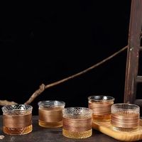 Verre à whisky vintage gris fumé martelé avec manchon en bois résistant à la chaleur anti-brûlure pour bar, maison, café, thé, vin