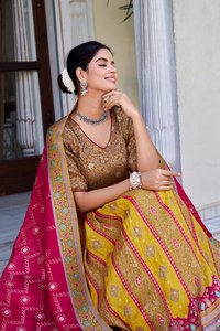 Lehenga de créateur lourd de luxe pour femmes avec chemisier et Dupatta Collection de mariage indien traditionnel Tenue de fête ethnique - Product Image 6