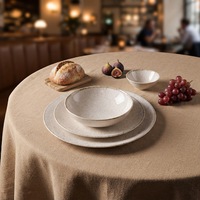 Ensemble d'assiettes à dîner et de bols à céréales en porcelaine céramique brillante, blanc crème, à bordure ronde à bandes, pour la restauration commerciale, empilables et peu encombrantes