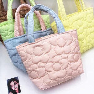 Vente en gros de sacs à provisions pour femmes à la mode de style coréen japonais sac à provisions matelassé petit fourre-tout fourre-tout suspendu sac de maman - Product Image 2