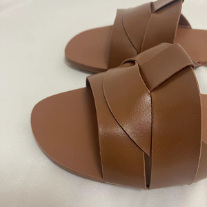 Sandalias de Mujer Tipo Mule, Planas, con Punta Abierta y Tiras Cruzadas, Casuales, Coloridas e Impermeables, en Oferta de Verano - Product Image 4