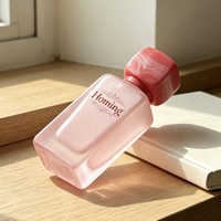 OEM Maßgefertigte Crimp Frosted Einzigartige Unregelmäßige Parfümflasche 30ml Parfüm-Sprühflasche mit Farbigem Kugelverschluss