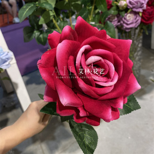 H-741 Rosa Artificiale in Velluto con Testa Grande da 15cm, Fiore in Velluto Rosso o Rosa per Decorazione Casa - Product Image 5